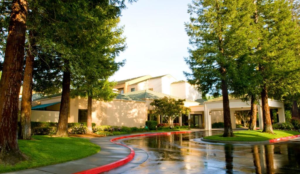 Courtyard Sacramento Airport Natomas Main image 2